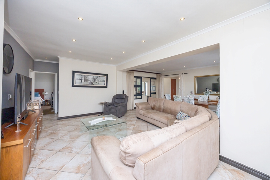 5 Bedroom Property for Sale in Big Bay Western Cape